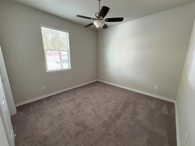 Building Photo - 147 Mary Max Cir