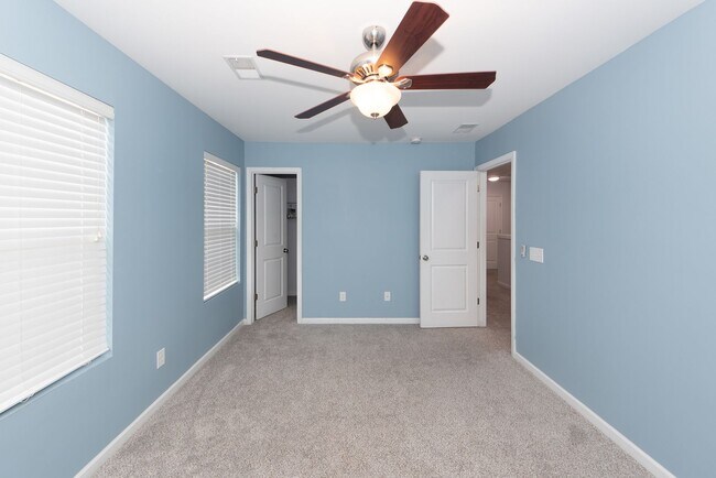 Building Photo - 5 Bedroom 3 Bath Home in Cane Bay Plantation - Summerville