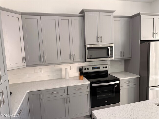 Building Photo - 941 Columbus Blvd