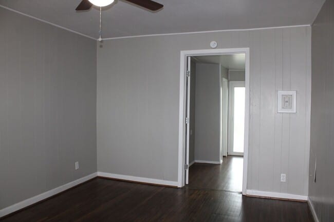 Building Photo - Over sized 2 car garage! 1/2 mile to Tinker