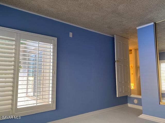 Building Photo - 26265 Rainbow Glen Dr