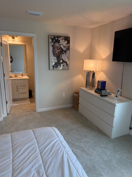 Building Photo - 12291 SW Forli Wy