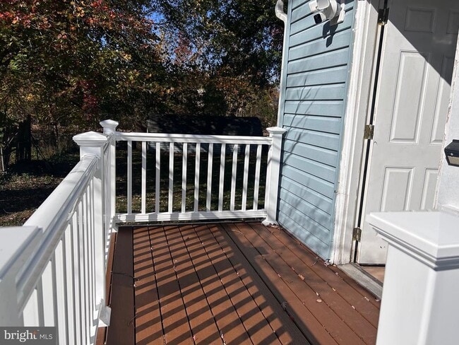 Building Photo - 145 Wilson St