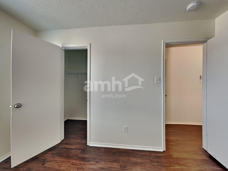 Building Photo - 2509 Margaret Ln