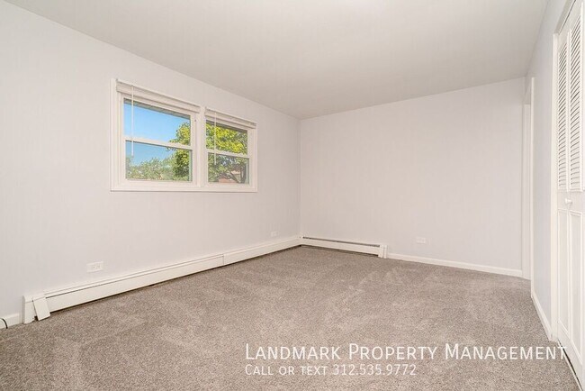 Building Photo - 9825 El Cameno Ln