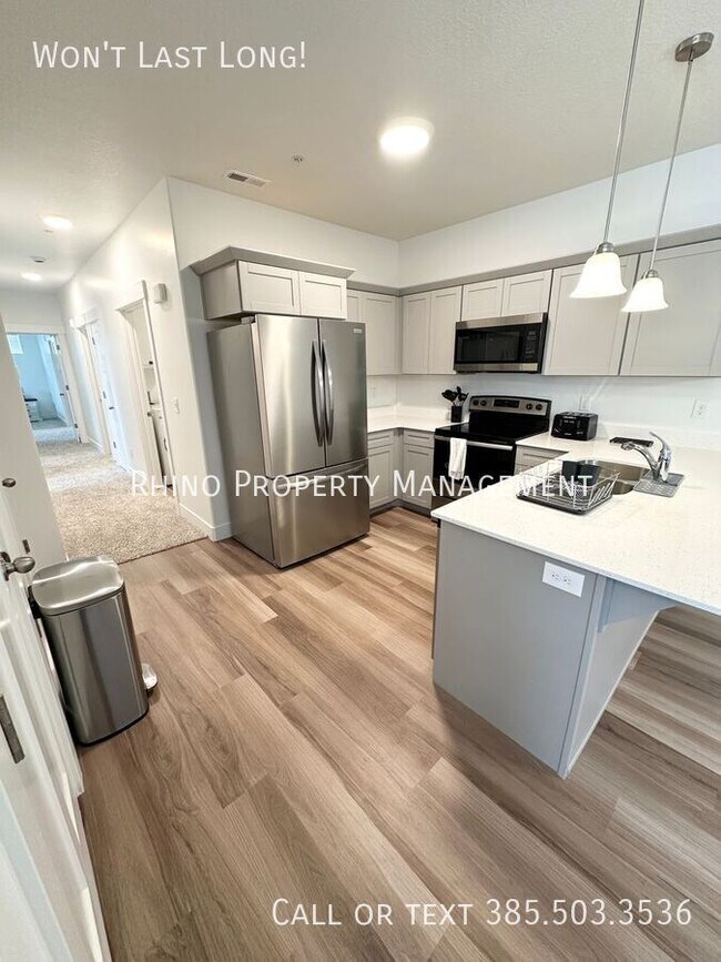 Building Photo - 841 Coulsen Dr