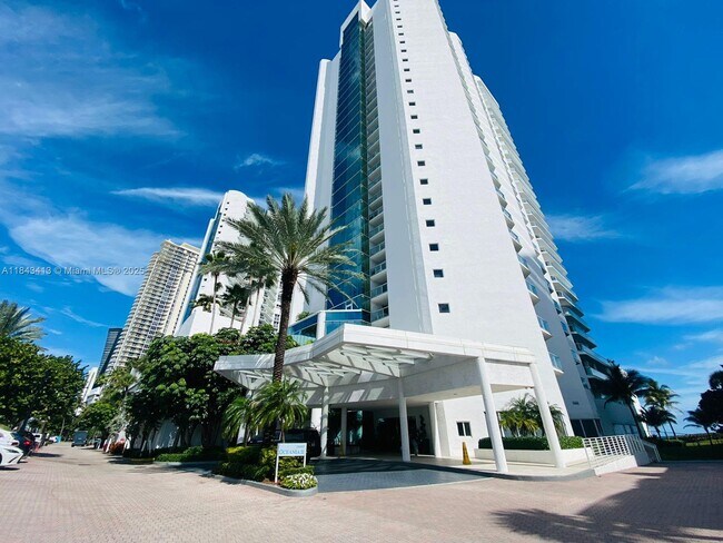 Building Photo - 16445 Collins Ave