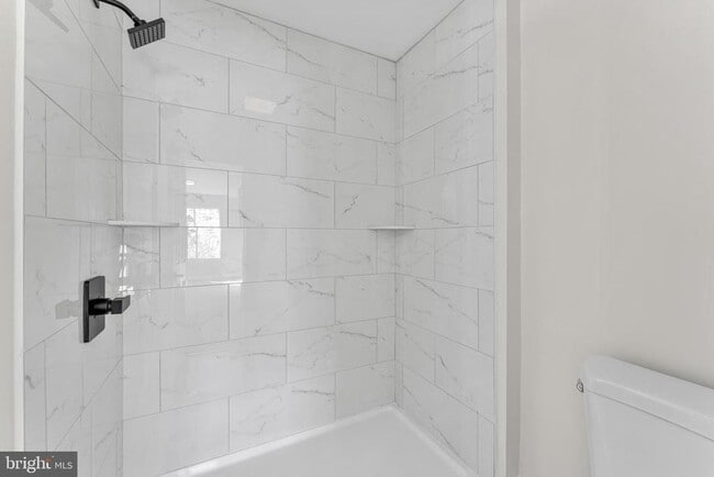 Building Photo - 1228 Chanticleer