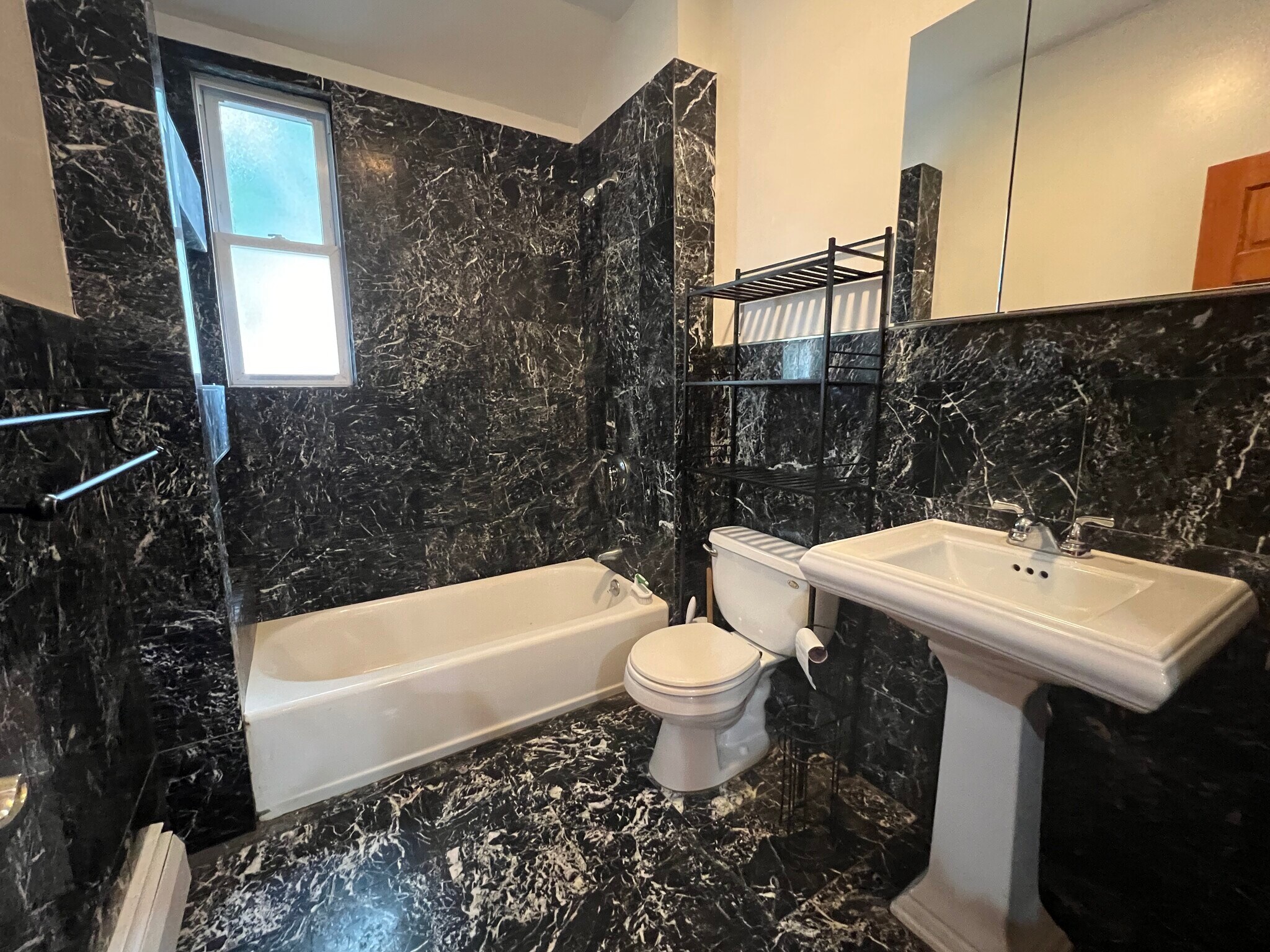 Building Photo - 44 Tuttle St