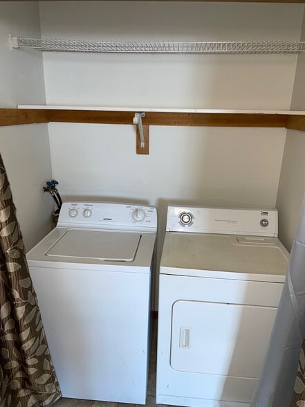 Laundry Room - 1626 Prospect St