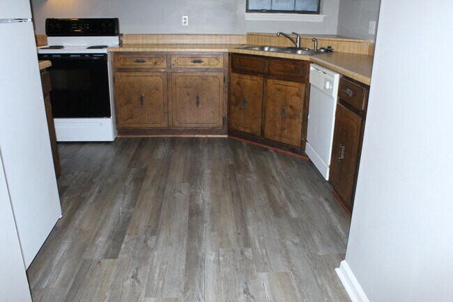 Building Photo - 446 Pheasant Run Dr