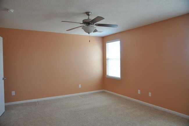Building Photo - 12229 Medina Lake Dr