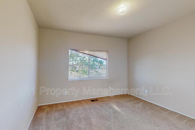 Building Photo - 9801 Basha St NW