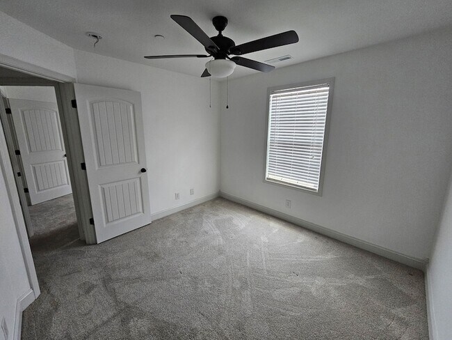 Building Photo - 407 Preakness Cir