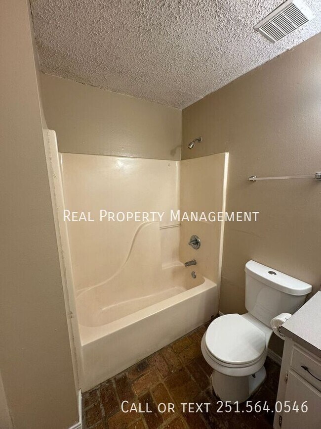 Building Photo - 7969 S Pine Springs Dr