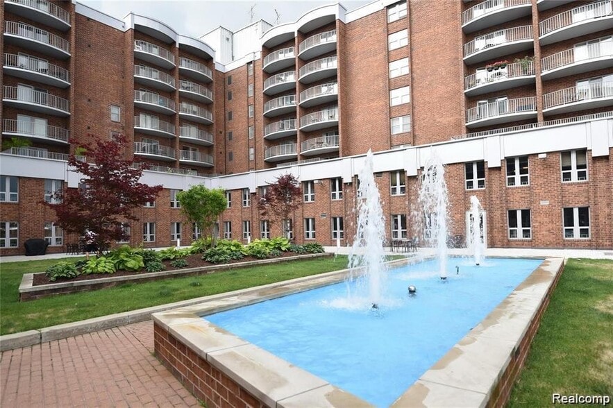 Building Photo - 411 S Old Woodward Ave