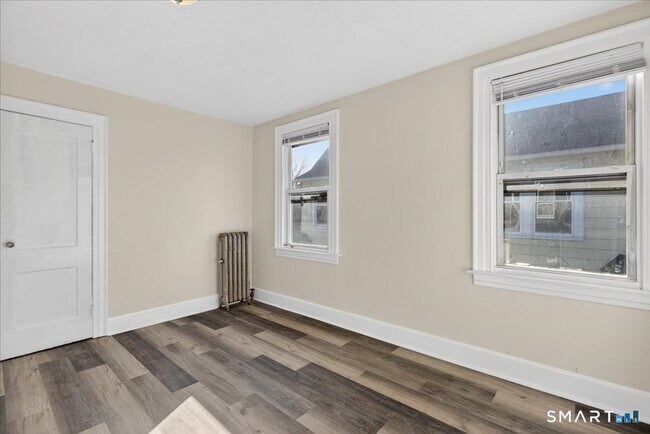 Building Photo - 34 Bristol St