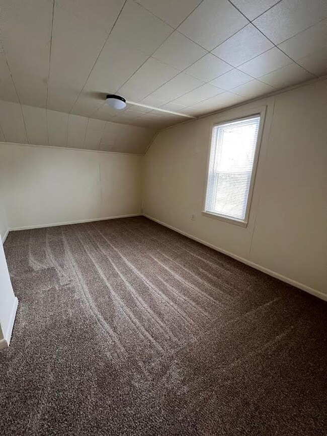 Building Photo - 22 Stambaugh St
