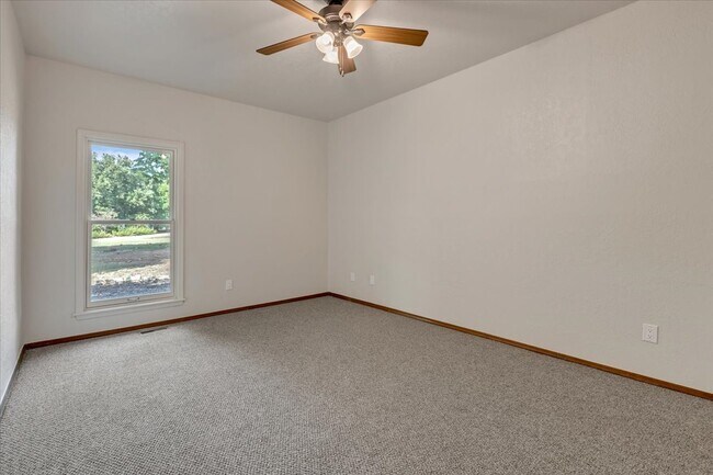 Building Photo - 4075 St Croix Dr