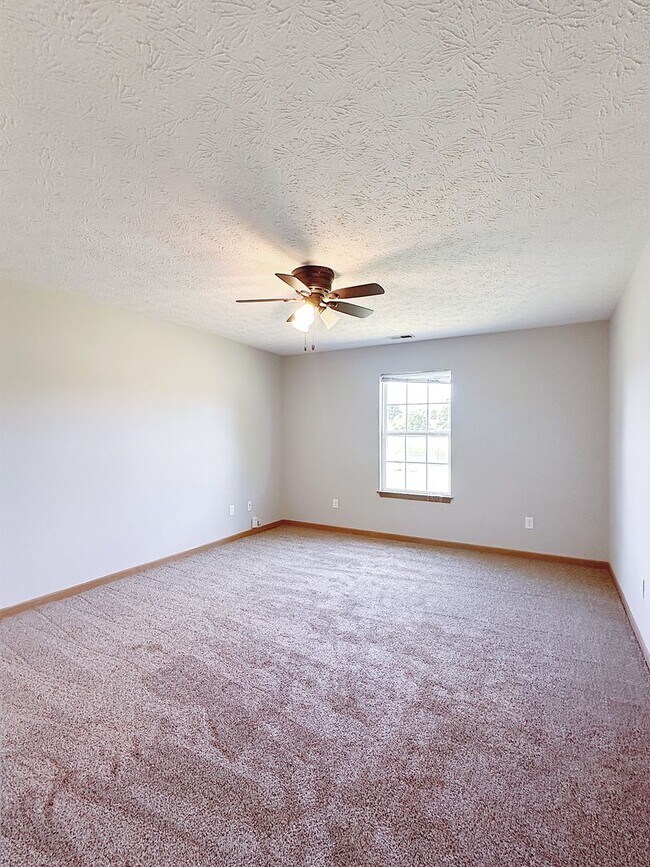 Building Photo - 2332 Hopkins Dr