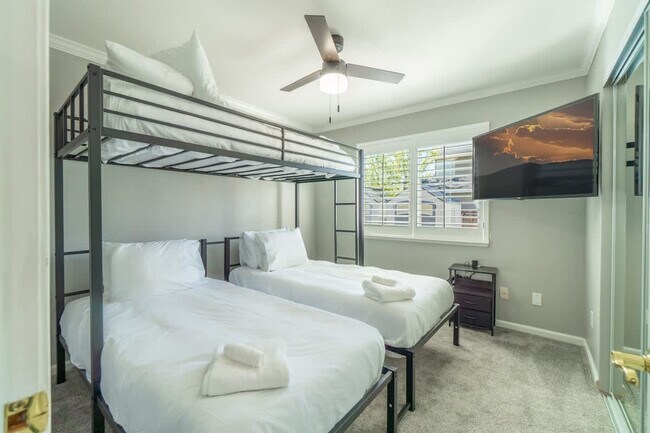 Building Photo - 14350 Ghost Rider Dr