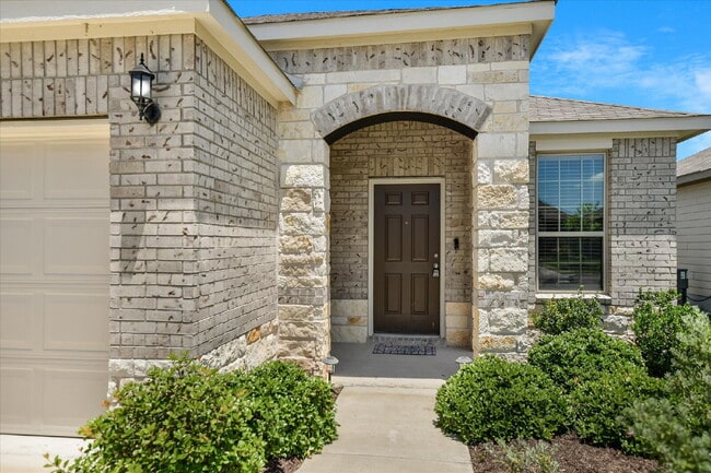 Building Photo - 216 The Duke Dr