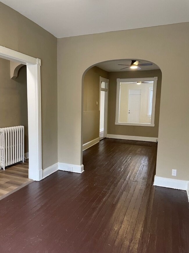 Building Photo - 719 N Milton Ave