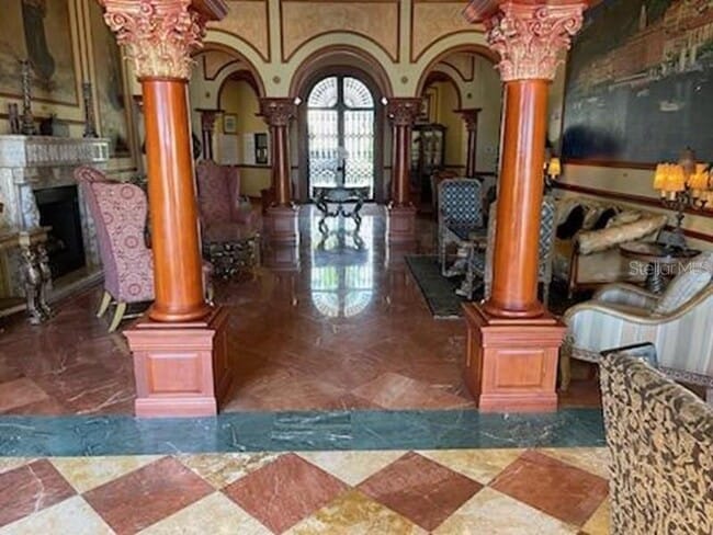 Building Photo - 2749 Via Cipriani