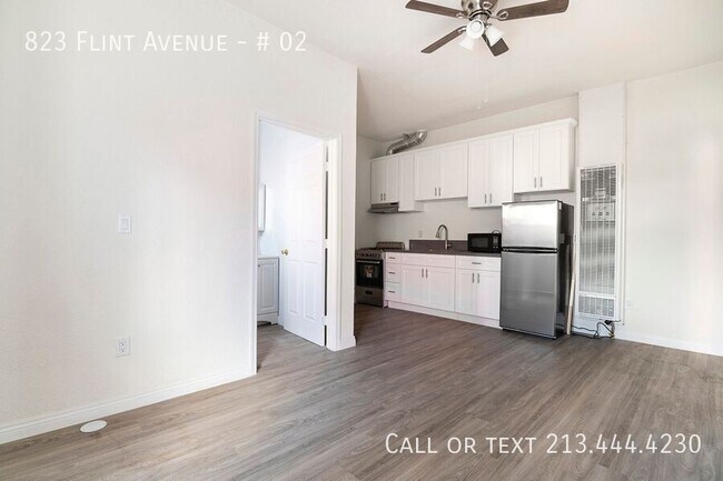 Building Photo - 823 N Flint Ave