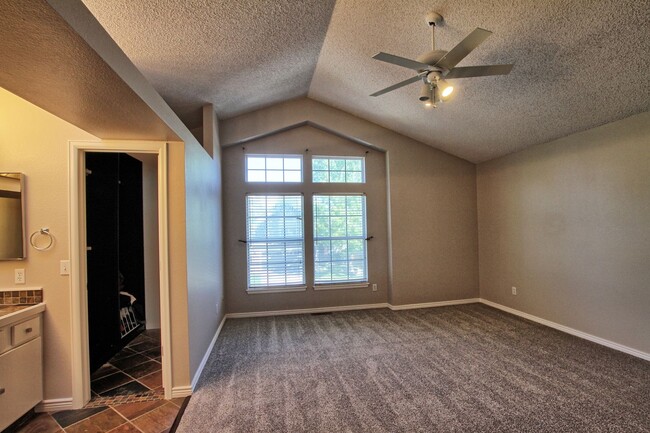 Building Photo - 17048 Campo Dr