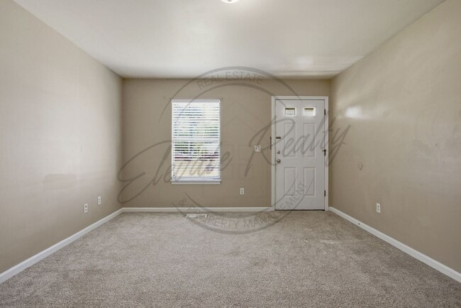 Building Photo - SPRING SPECIAL: 1/2 OFF FIRST MONTHS RENT - Two Bedroom Ranch Duplex in Columbia!