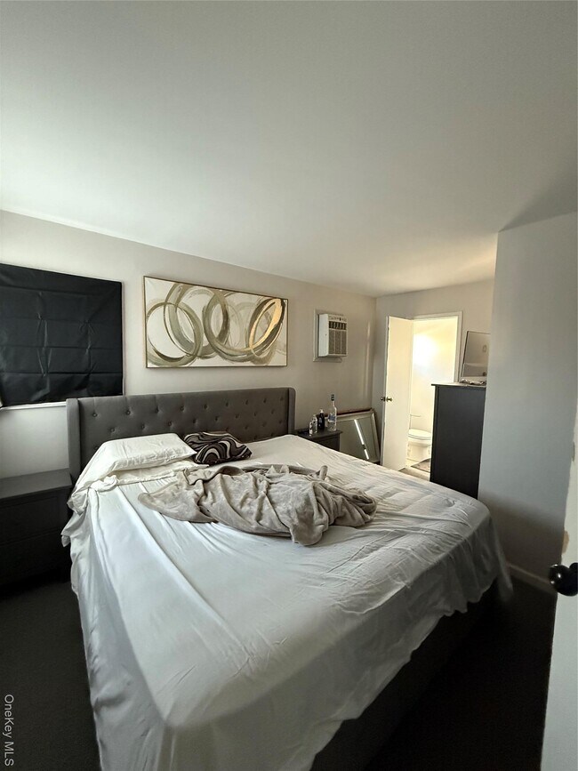 Building Photo - 32 Suffolk Rd