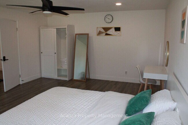 Building Photo - Home for Rent 4 Bed/3 Bath - 1,791 Sq Ft. Rent: $2,750/month Security Deposit: $2,850 Bullard Hig...