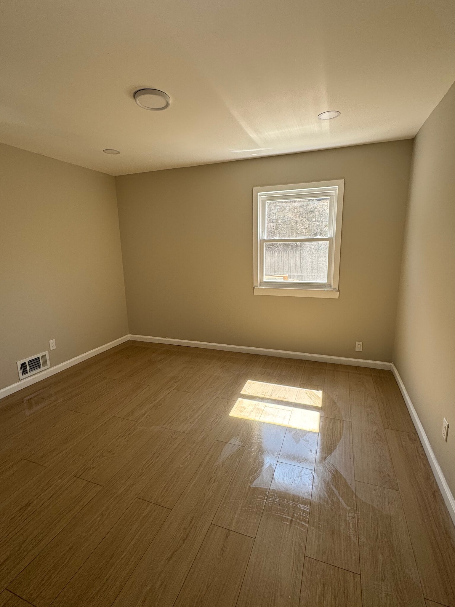 Building Photo - 160 Boston Ave