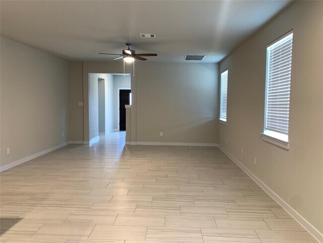Building Photo - 2913 Sage Ranch Dr