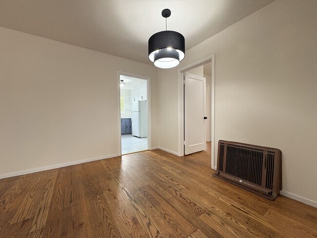 Building Photo - Charming 3-Bedroom Home on Embarcadero Road