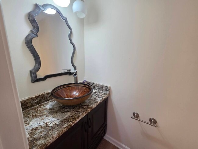 Building Photo - 482 Betsy Ross Ct