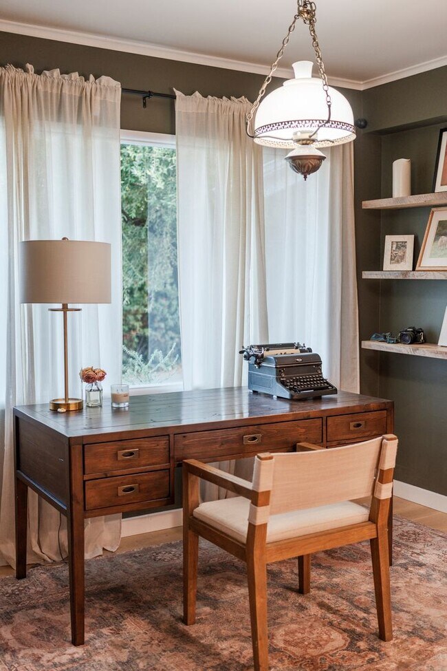 Building Photo - Beautiful Tarzana Rental!