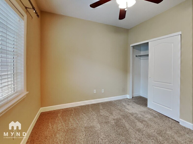 Building Photo - 3759 S Dayton Way