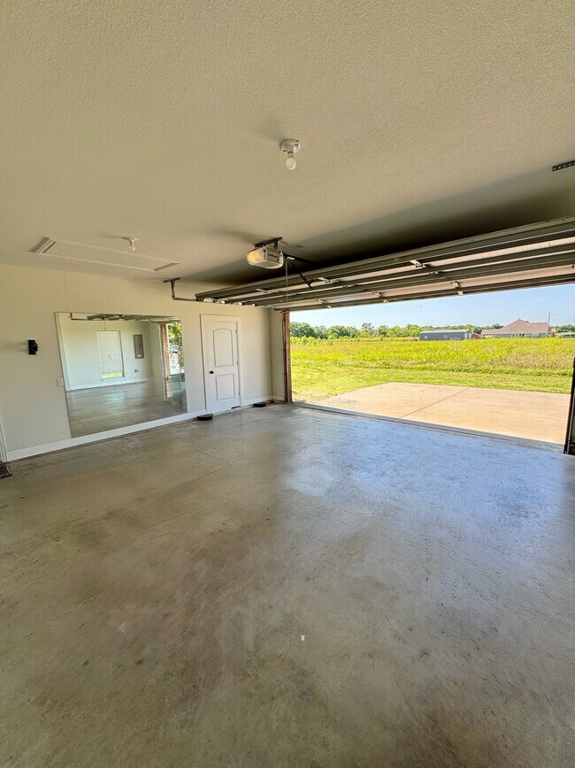Building Photo - 10510 Co Rd 632
