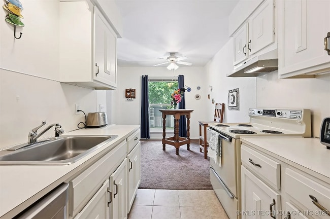 Building Photo - 6814 S Toledo Ave