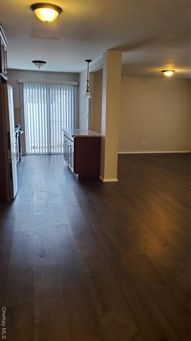 Building Photo - 460 Old Town Rd