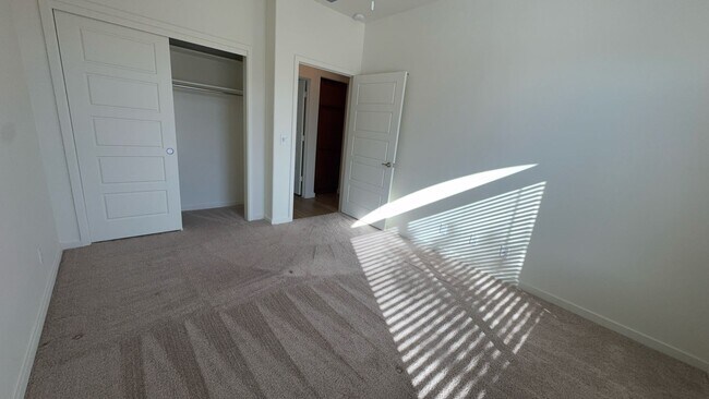 Building Photo - Sunland Springs Village 55+ Community