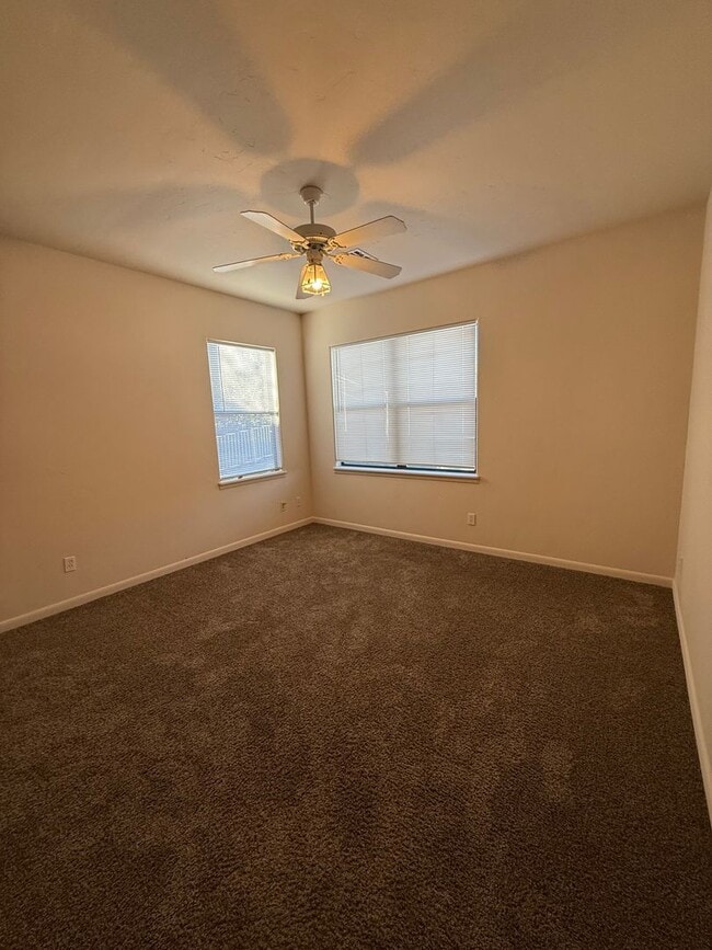 Building Photo - 1903 Coyote Ridge Dr