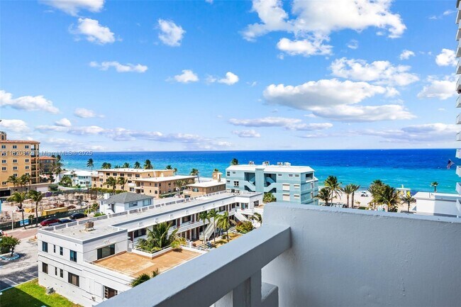 Building Photo - 3111 N Ocean Dr