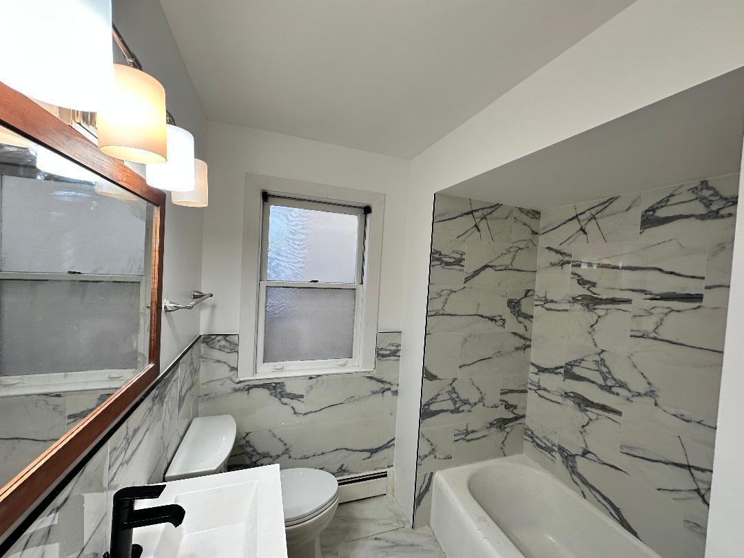 Building Photo - 5530 N Mango Ave