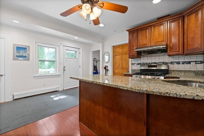 Building Photo - 42 Alden Pl