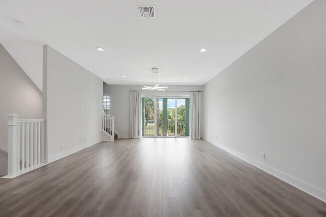 Building Photo - 12556 Gross Pointe Dr