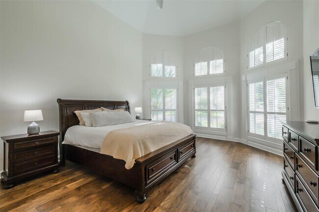 Building Photo - 1319 Hannington Dr