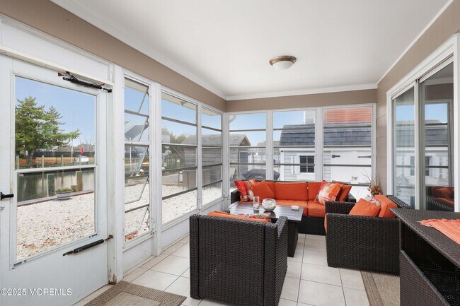 Building Photo - 41 Longpoint Dr